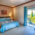 Villa Spacious 4-bedroom With Private Pool And Stunning Sunset Views, 3 Minutes From The *