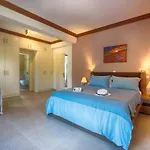 Spacious 4-bedroom With Private Pool And Stunning Sunset Views, 3 Minutes From The Villa Afión