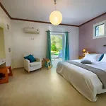 Spacious 4-bedroom With Private Pool And Stunning Sunset Views, 3 Minutes From The