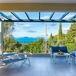 Spacious 4-bedroom With Private Pool And Stunning Sunset Views, 3 Minutes From The Villa *