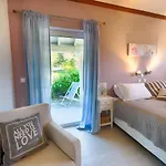 Spacious 4-bedroom With Private Pool And Stunning Sunset Views, 3 Minutes From The Villa