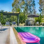 Spacious 4-bedroom With Private Pool And Stunning Sunset Views, 3 Minutes From The Villa