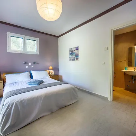 - 3 Minutes From The With Heated Eco-pool And Sunset View *