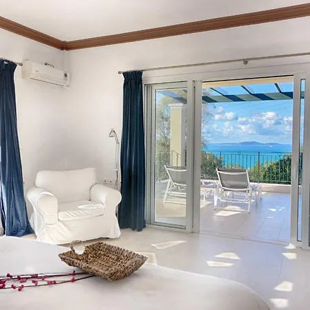 Vila Spacious 4-bedroom With Private Pool And Stunning Sunset Views, 3 Minutes From The *