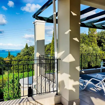 - 3 Minutes From The With Heated Eco-pool And Sunset View Afionas
