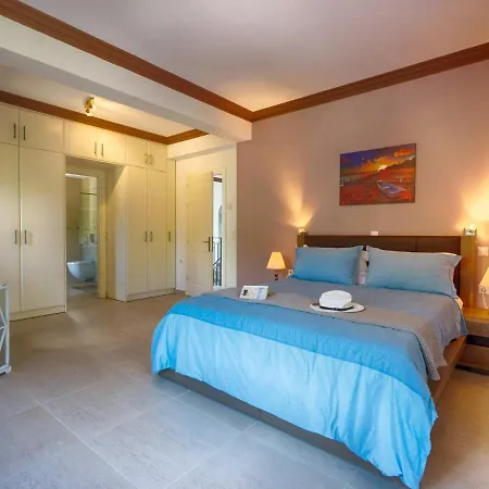 - 3 Minutes From The With Heated Eco-pool And Sunset View Villa Afionas
