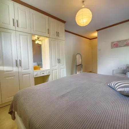 Vila Spacious 4-bedroom With Private Pool And Stunning Sunset Views, 3 Minutes From The