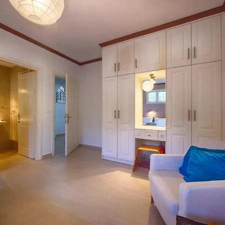 - 3 Minutes From The With Heated Eco-pool And Sunset View Villa Afionas
