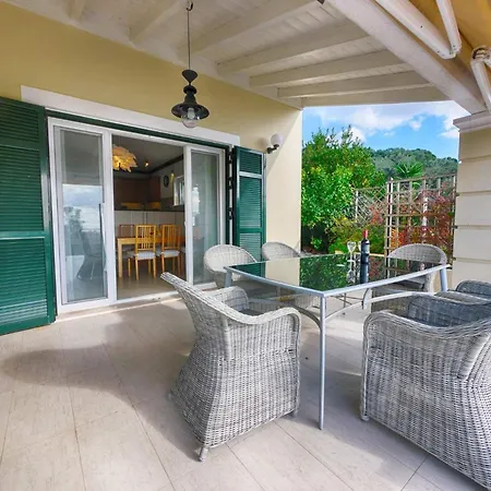 Spacious 4-bedroom With Private Pool And Stunning Sunset Views, 3 Minutes From The Vila *