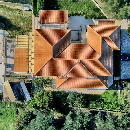 - 3 Minutes From The With Heated Eco-pool And Sunset View Afionas