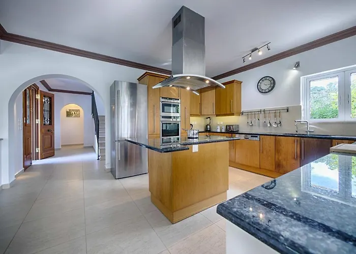 Willa Spacious 4-bedroom With Private Pool And Stunning Sunset Views, 3 Minutes From The Afión