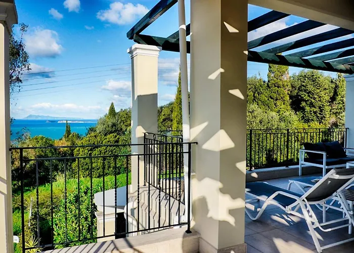 Spacious 4-bedroom With Private Pool And Stunning Sunset Views, 3 Minutes From The Afión