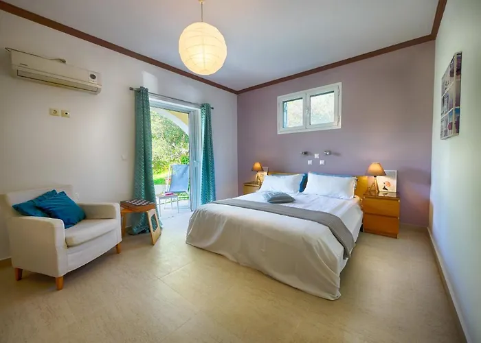 Spacious 4-bedroom With Private Pool And Stunning Sunset Views, 3 Minutes From The Willa