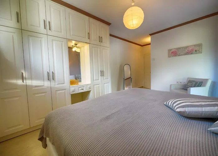 Willa Spacious 4-bedroom With Private Pool And Stunning Sunset Views, 3 Minutes From The