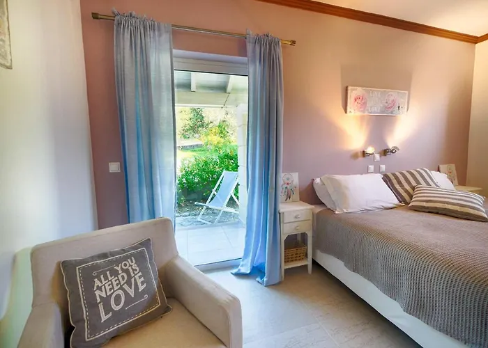 Spacious 4-bedroom With Private Pool And Stunning Sunset Views, 3 Minutes From The Willa