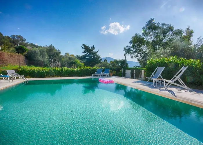 Spacious 4-bedroom With Private Pool And Stunning Sunset Views, 3 Minutes From The Willa *