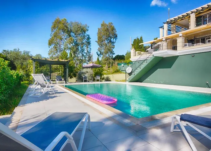 Spacious 4-bedroom With Private Pool And Stunning Sunset Views, 3 Minutes From The Willa *