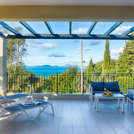 Spacious 4-bedroom With Private Pool And Stunning Sunset Views, 3 Minutes From The Villa *