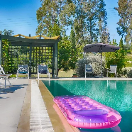 - 3 Minutes From The With Heated Eco-pool And Sunset View Villa