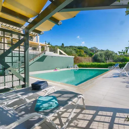 Villa Spacious 4-bedroom With Private Pool And Stunning Sunset Views, 3 Minutes From The *