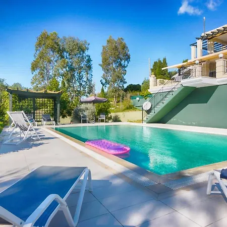 Spacious 4-bedroom With Private Pool And Stunning Sunset Views, 3 Minutes From The Villa *